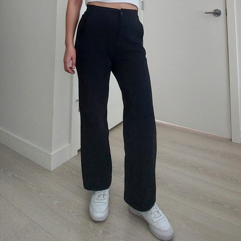 Uniqlo Black Straight Leg Pants